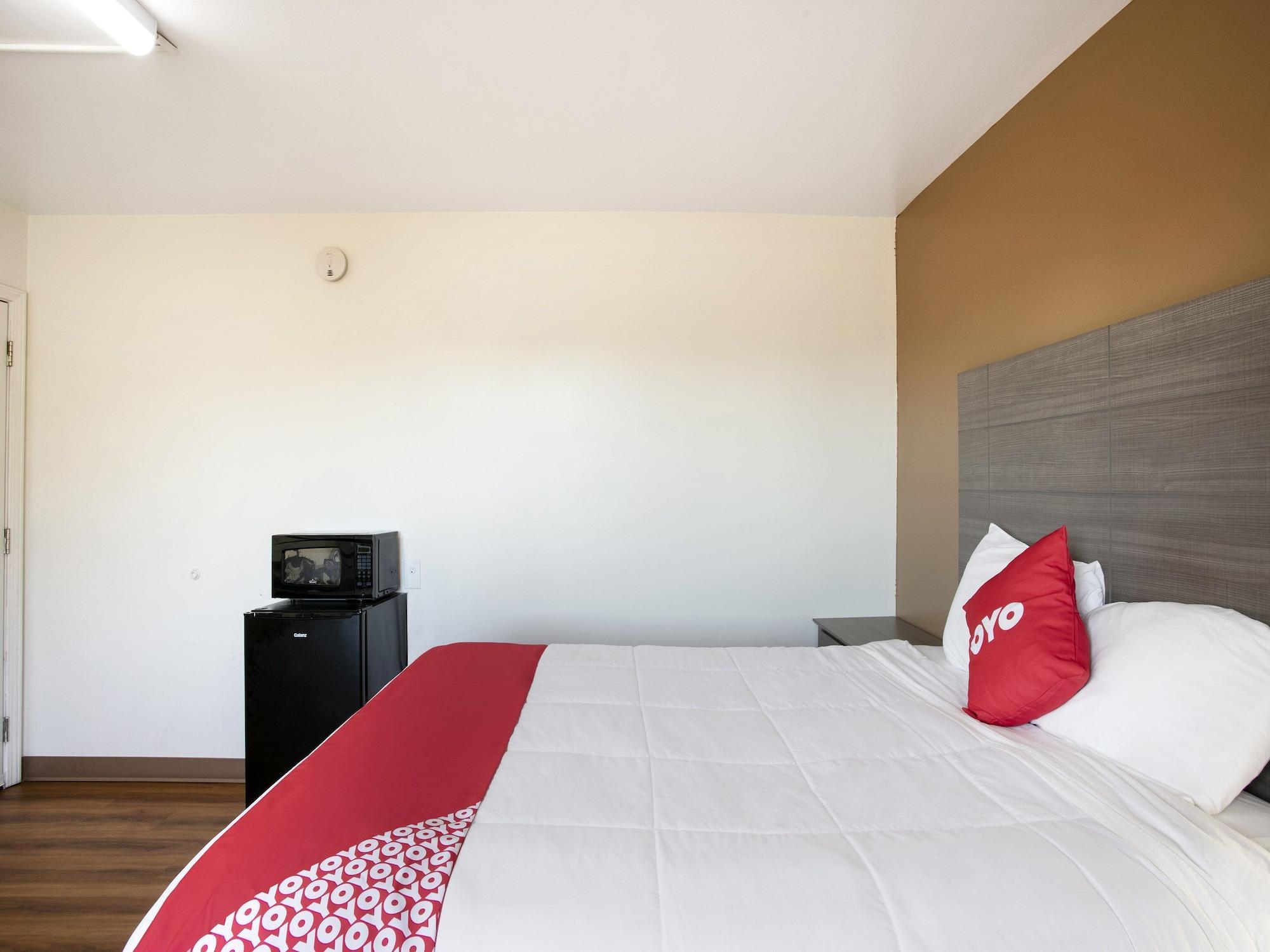 Oyo Hotel Kalama Exteriör bild