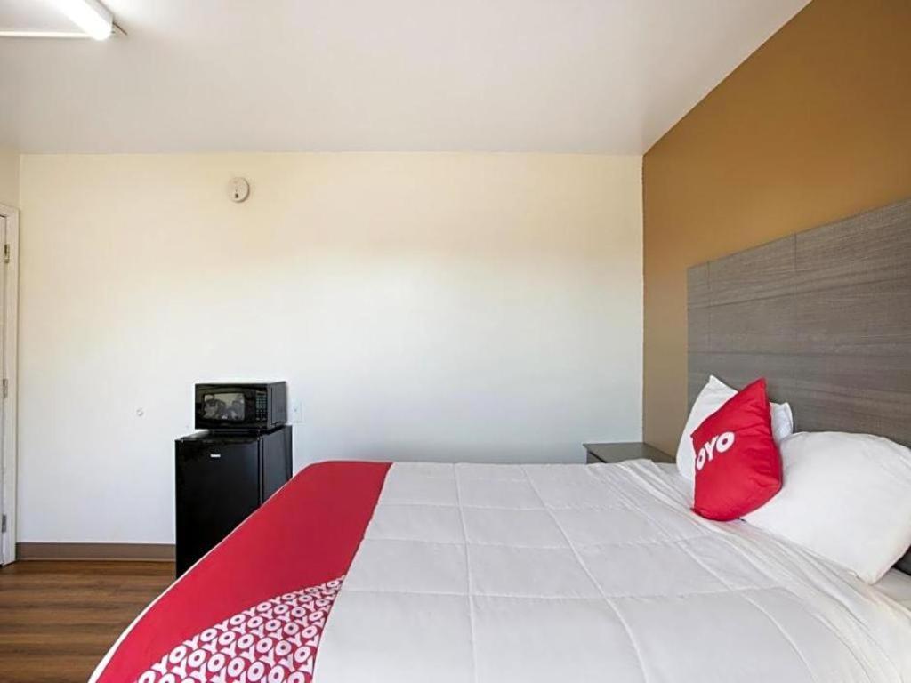 Oyo Hotel Kalama Exteriör bild
